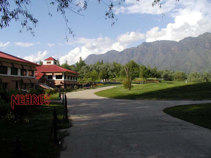 INTERNATIONAL GOLF COURSE only 3 Kms from our Hotel