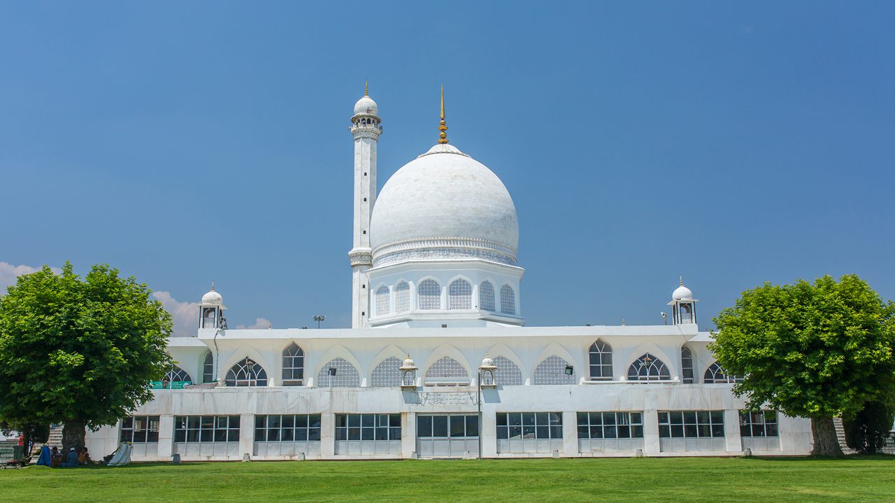 HAZRATBAL SHRINE only an hours ride by Shikara