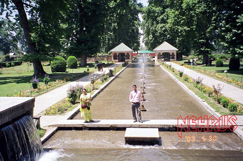 SEASONS OF KASHMIR:    LATE SUMMER
